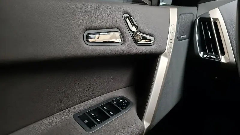 BMW Ix - Imagem 14