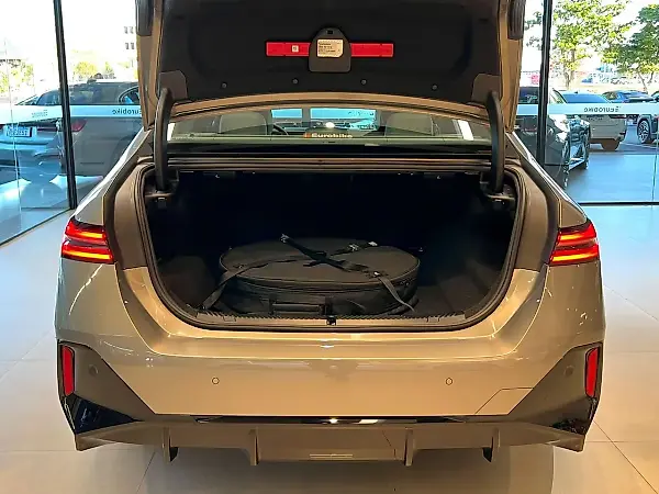 BMW I5 M60 - Imagem 5