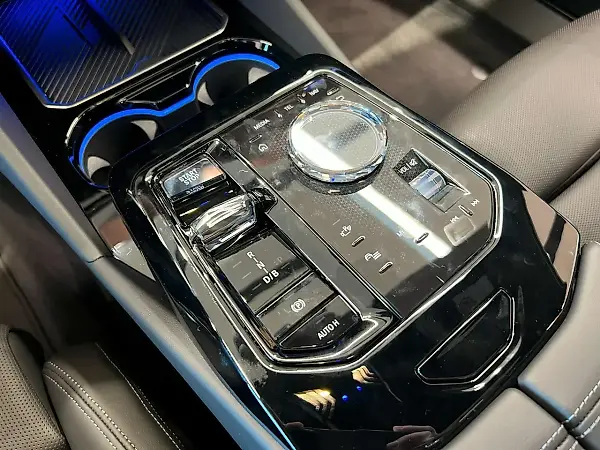 BMW I5 M60 - Imagem 10