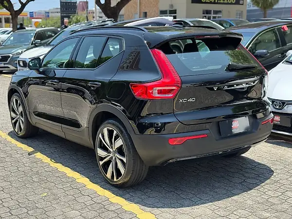 Volvo XC40 Recharge - Imagem 4