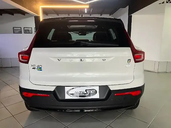 Volvo XC40 Recharge - Imagem 6