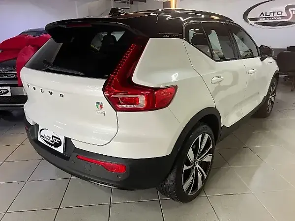 Volvo XC40 Recharge - Imagem 2