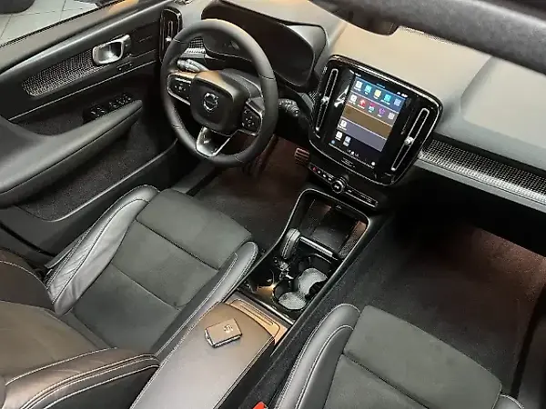 Volvo XC40 Recharge - Imagem 14