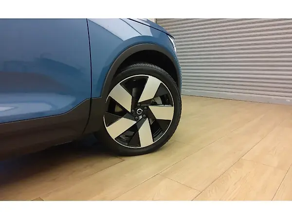 Volvo C40 Recharge - Imagem 14
