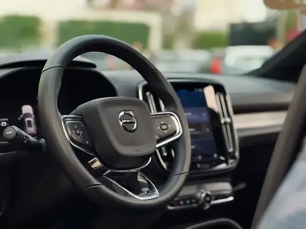 Volvo XC40 Recharge - Imagem 2