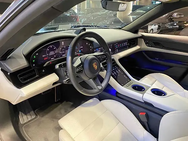 Porsche Taycan - Imagem 11