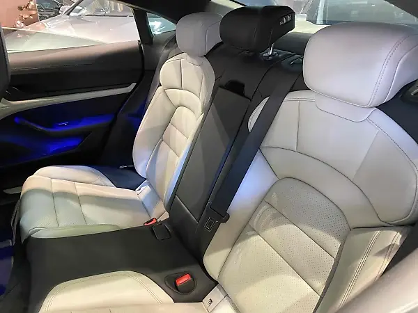 Porsche Taycan - Imagem 10