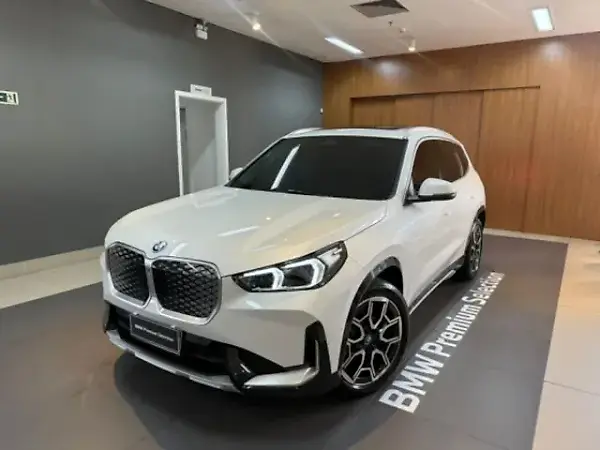 BMW IX1 - Imagem 1