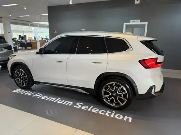 BMW IX1 - Imagem 3