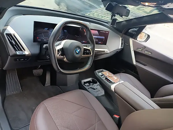 BMW Ix - Imagem 6