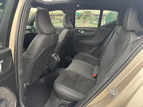 Volvo XC40 Recharge - Imagem 15