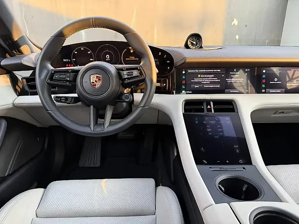 Porsche Taycan - Imagem 12
