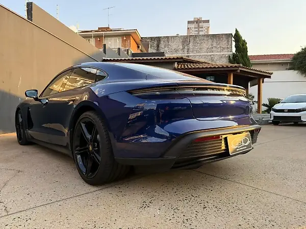 Porsche Taycan - Imagem 16