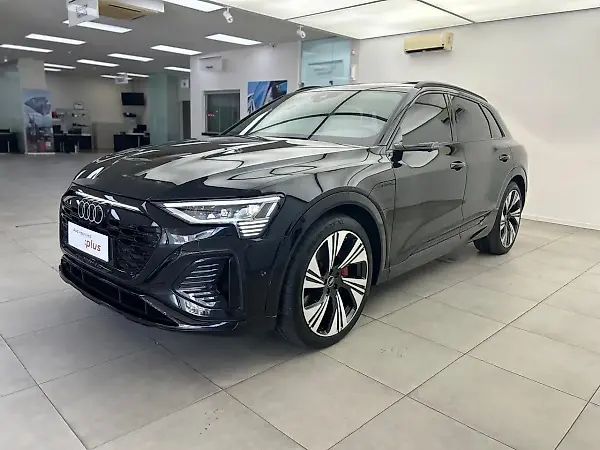 Audi Q8 E-tron - Imagem 1