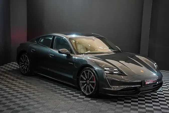 Porsche Taycan - Imagem 1