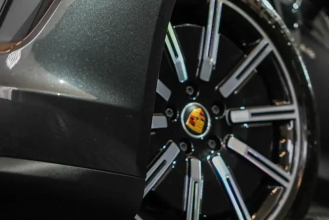 Porsche Taycan - Imagem 9