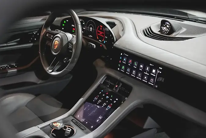 Porsche Taycan - Imagem 16