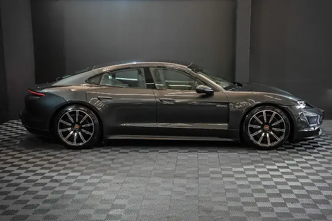 Porsche Taycan - Imagem 8