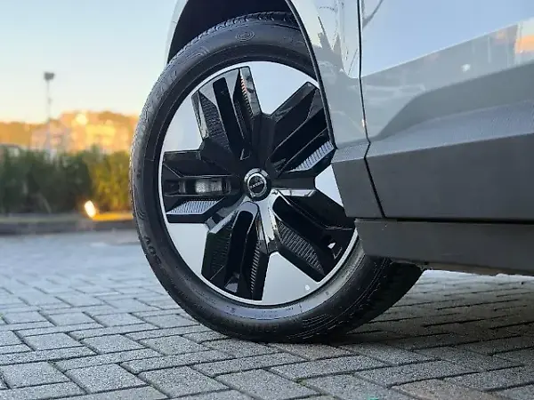 Volvo EX30 - Imagem 5