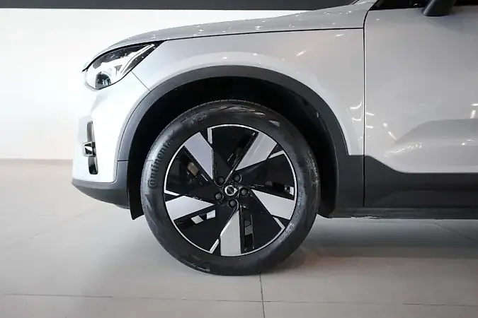 Volvo XC40 Recharge - Imagem 12
