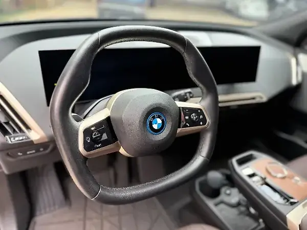 BMW Ix - Imagem 10