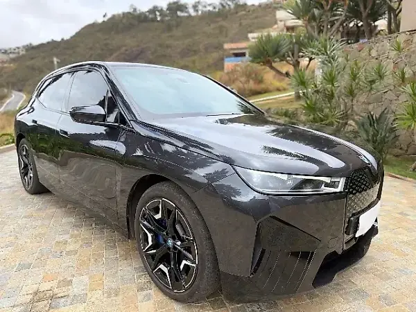 BMW Ix - Imagem 2