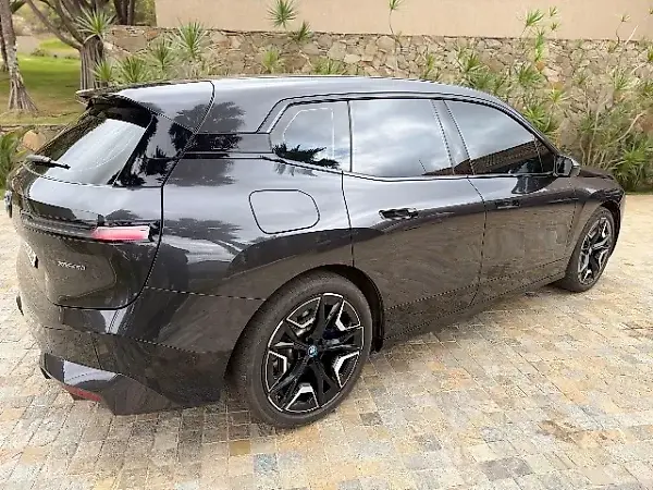 BMW Ix - Imagem 7