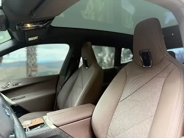 BMW Ix - Imagem 12