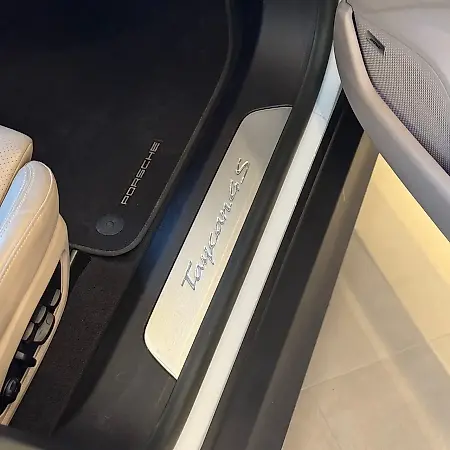 Porsche Taycan - Imagem 10
