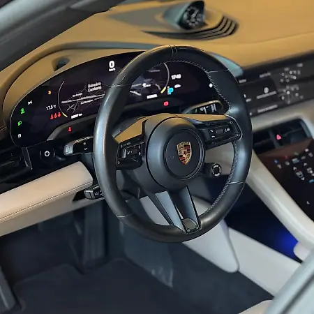 Porsche Taycan - Imagem 8
