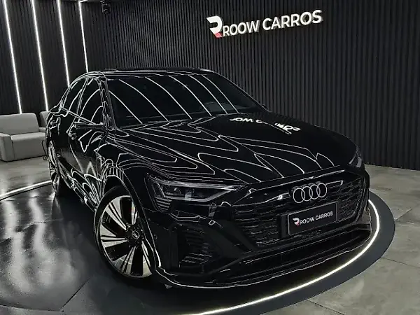 Audi Q8 E-tron - Imagem 1