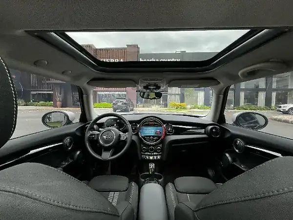 Mini Cooper SE - Imagem 12