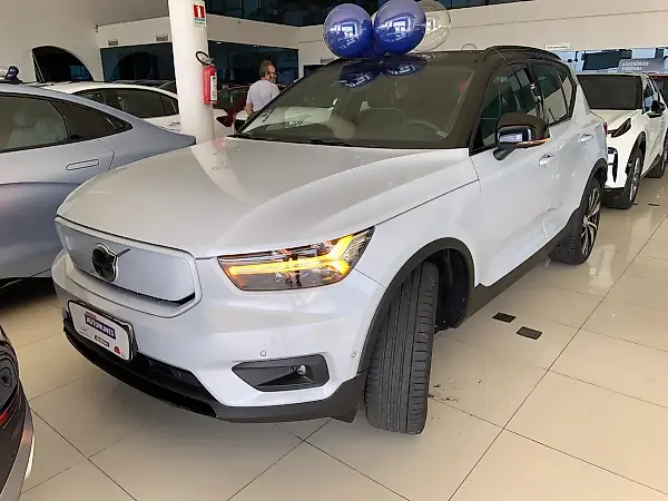 Volvo XC40 Recharge - Imagem 2