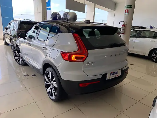 Volvo XC40 Recharge - Imagem 3