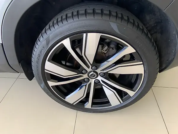 Volvo XC40 Recharge - Imagem 5