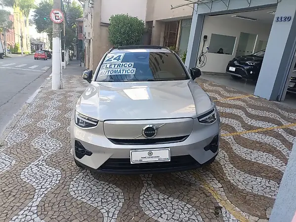Volvo XC40 Recharge - Imagem 1