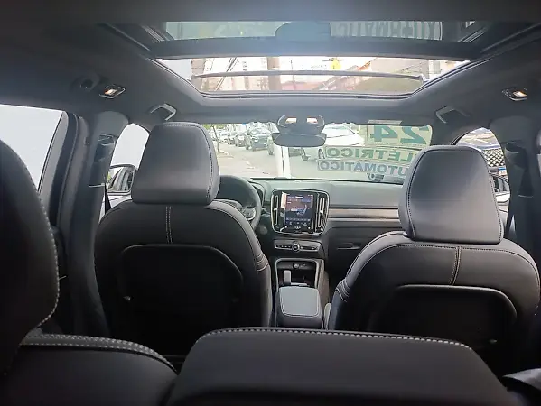 Volvo XC40 Recharge - Imagem 12