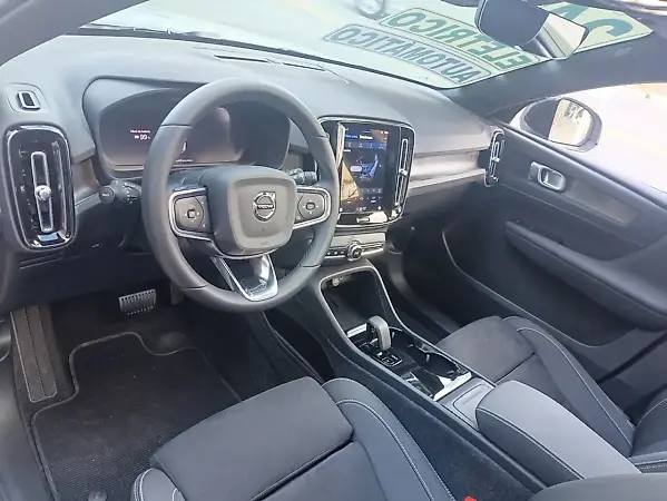 Volvo XC40 Recharge - Imagem 6