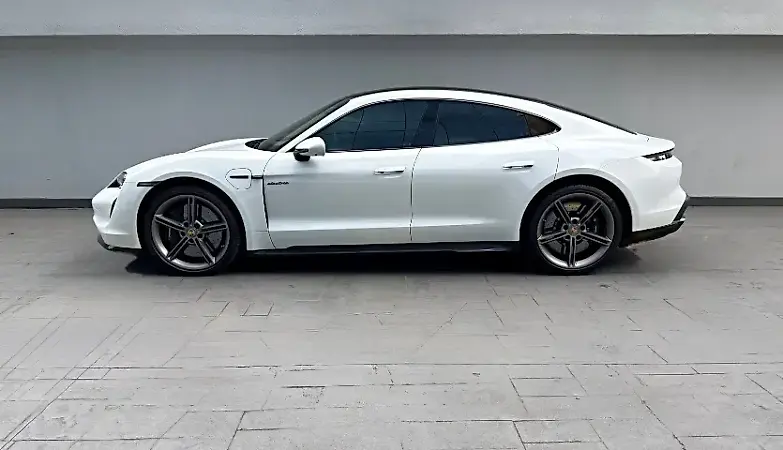 Porsche Taycan - Imagem 5