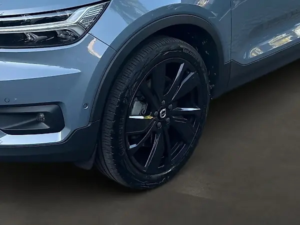Volvo XC40 Recharge - Imagem 11