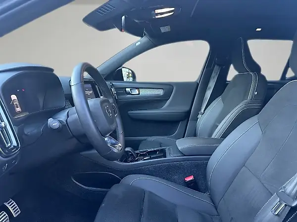 Volvo XC40 Recharge - Imagem 7