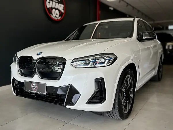 BMW IX3 - Imagem 1