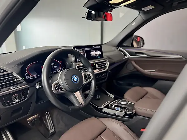BMW IX3 - Imagem 11