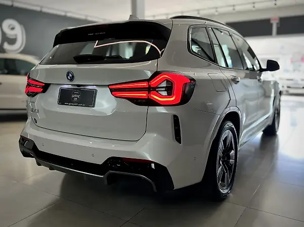 BMW IX3 - Imagem 7