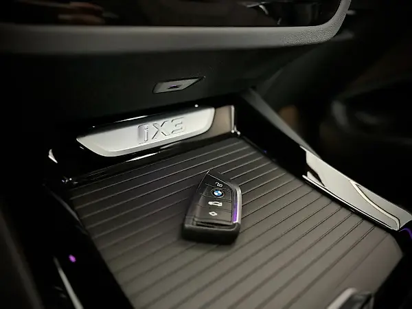 BMW IX3 - Imagem 20
