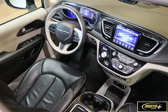 Chrysler Pacifica Plug-in Hybrid - Imagem 12