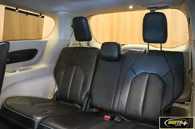 Chrysler Pacifica Plug-in Hybrid - Imagem 16