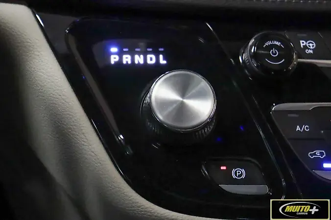Chrysler Pacifica Plug-in Hybrid - Imagem 11