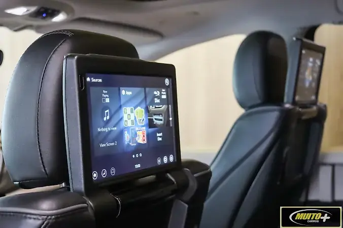 Chrysler Pacifica Plug-in Hybrid - Imagem 15