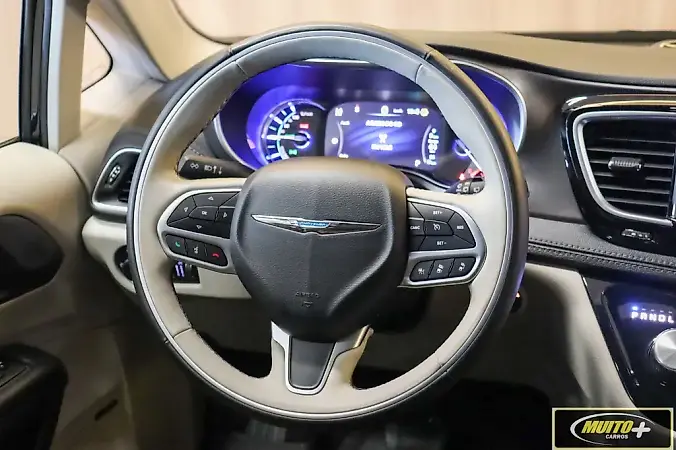 Chrysler Pacifica Plug-in Hybrid - Imagem 8